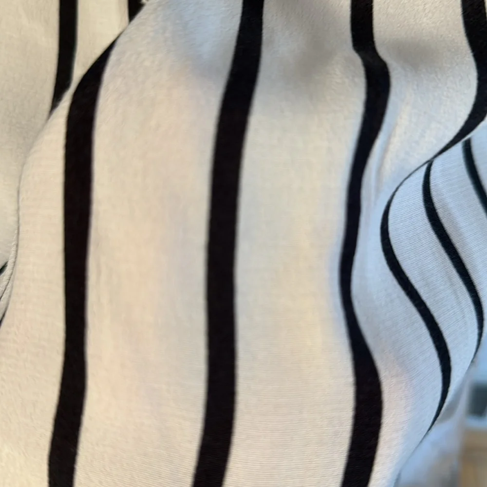 Summer top/ forever 21 brand. SHIPPING DISCOUNT INCLUDED - Picture 3 of 5